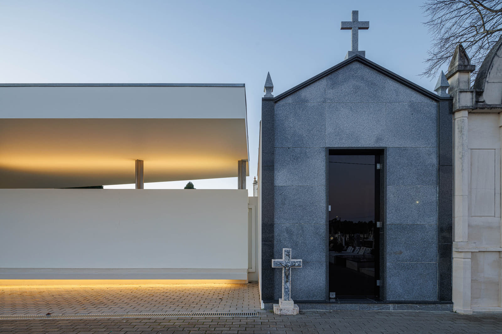 Casa Mortuária de Oliveirinha in Aveiro, Portugal | Sónia Lopes da Cruz – Arquitectura