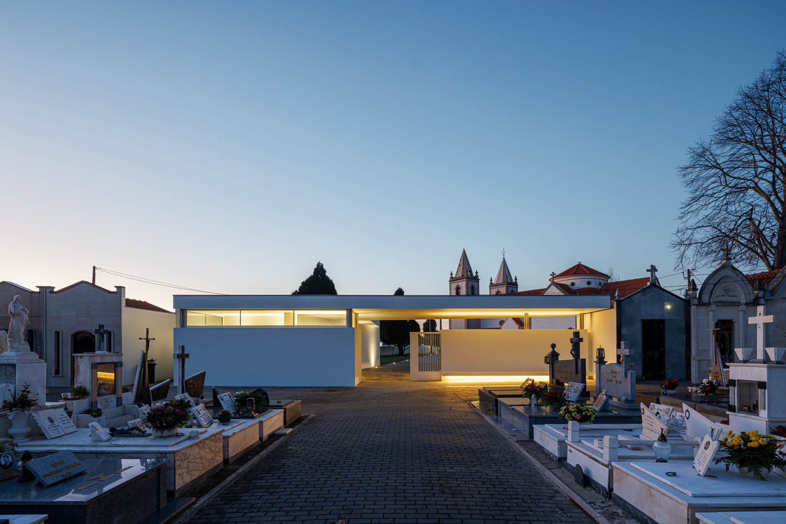 Casa Mortuária de Oliveirinha in Aveiro, Portugal | Sónia Lopes da Cruz – Arquitectura