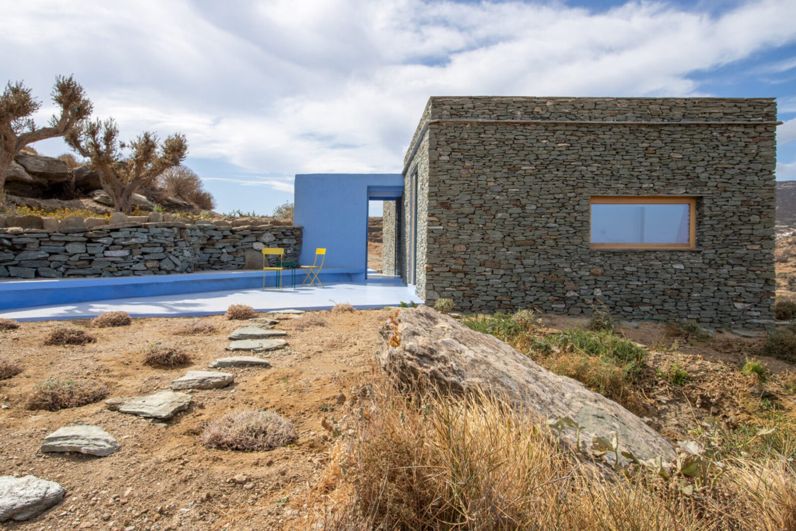 Fyrgani holiday house in Sifnos island, Cyclades, Greece | AKA APOSTOLOU COLAKIS ARCHITECTS