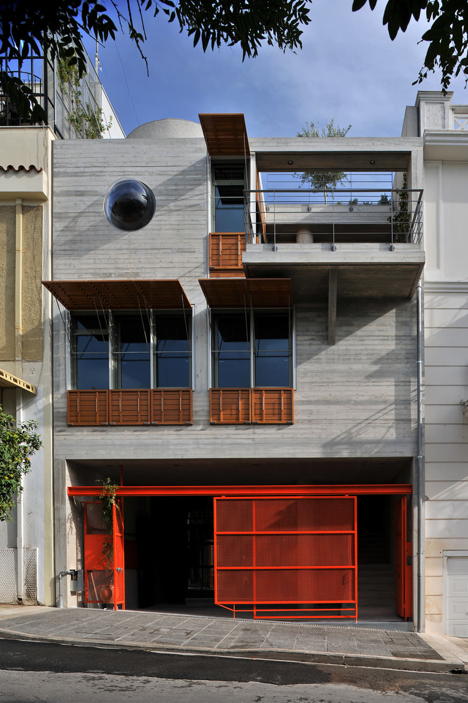 “The House Box” – Private residence and cultural space in Koukaki (2007-2011) | SOFIA TSIRAKI & TASSOS BIRIS 